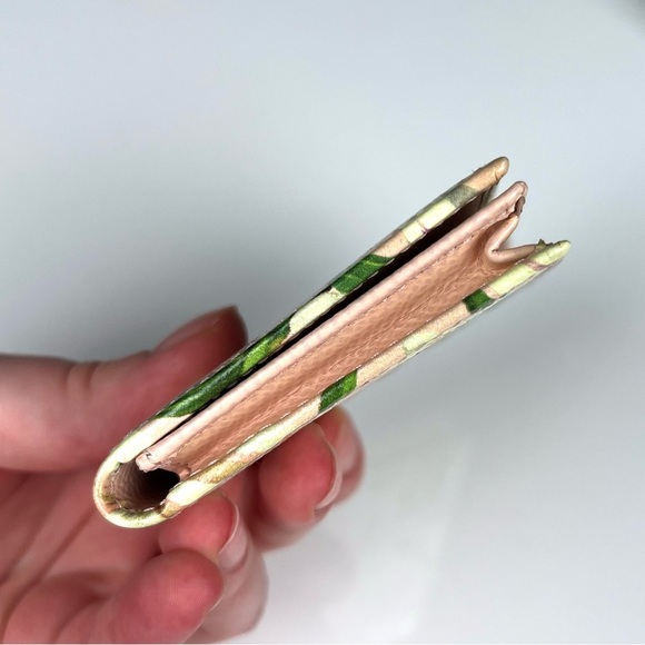 NWOT Dolce and Gabbana Pink Lily-Print Leather Wallet - Picture 5 of 7